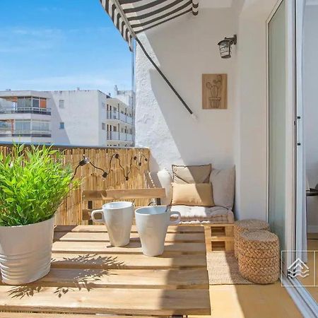Cosy 3-Bedroom Apartment For 6-8 People Just 50M From The Beach 살루 외부 사진