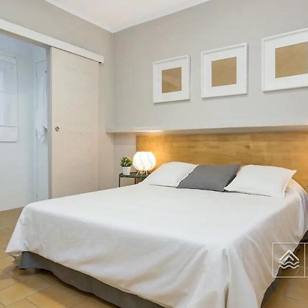 Cosy 3-Bedroom Apartment For 6-8 People Just 50M From The Beach 살루 외부 사진